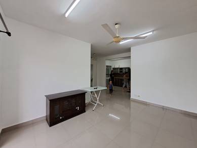 Nilai Santalia For Rent, 3room 1st Floor Partly Furnished, Aircond