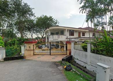 [BELOW MARKET 1.3M]2Storey Bungalow Seksyen 6 Shah Alam