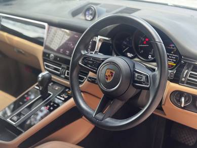 CHALK Int : 2022 Porsche MACAN 2.0 (A) [Touch Pad]