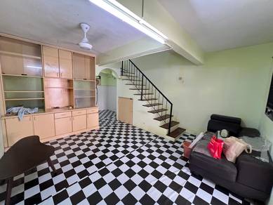 Below market 2.5 storey terrace taman sri sinar kepong