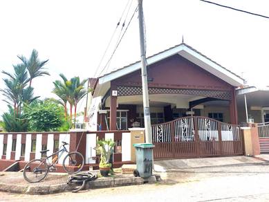 Bandar Utama Corner Lot Depan Padang