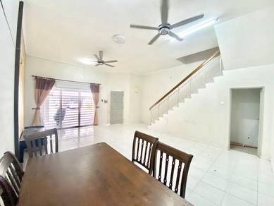 4-Bedroom Double Storey House for Rent,Taman Lily, Antara Gapi