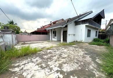 Taman Perling Belibis End Lot With Land [ 2841SQFT / Non-Bumi Lot ]