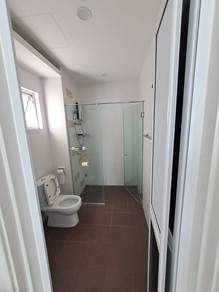 Well renovated! High floor 1-sky 1350sf 2 car park
