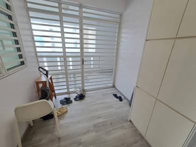 Well renovated! High floor 1-sky 1350sf 2 car park