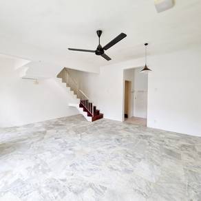 Taman Desa Serdang 2 Storey Non Bumi 4R3B Near 3 km to MRT Well Kept