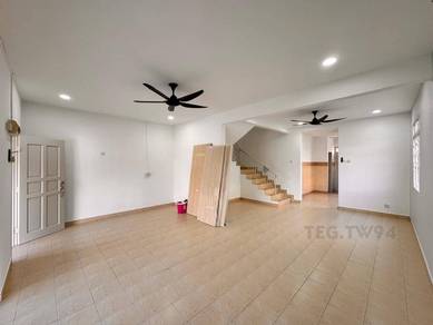 Bandar Parkland 2 Storey Endlot Newly Refurbished  Unit For Sell 788K
