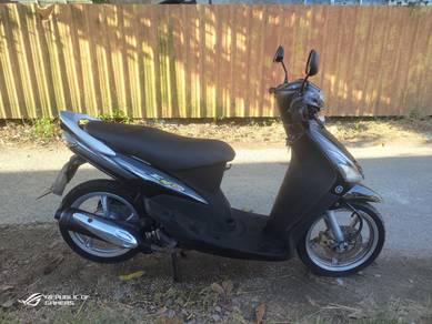 Skuter Yamaha Ego v1 starter cantik standard
