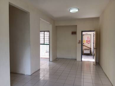 Gated &amp; Guarded Level 1 Birchwood Apartment Bandar Tasik Puteri Rawang
