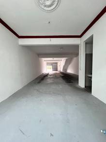 Spacious Parking - Up & Down Senawang Perdana Shoplot