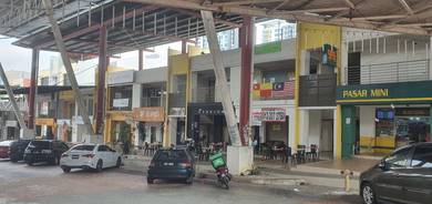 Putra Walk Ground Floor Shop @ Taman Pinggiran Putra Seri Kembangan