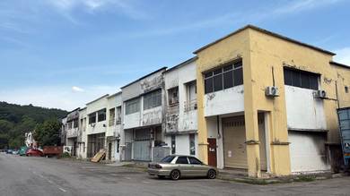 Ground Floor 1.5 Storey Link Factory Meranti Jaya Puchong For Rent