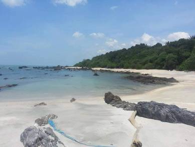 Tanah Mengadap Laut