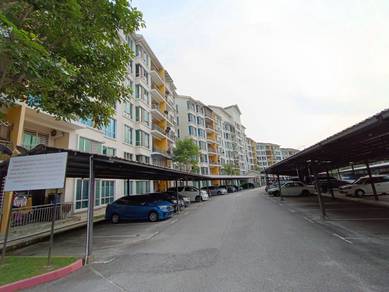 Renovated facing lake Desajaya villa apartment, Seremban
