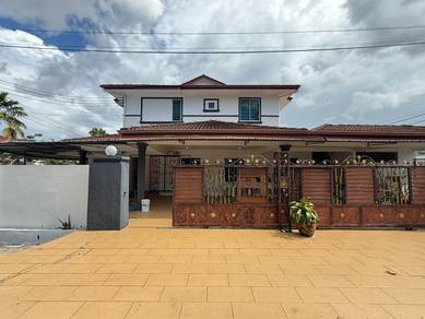 Double Storey Terrace Corner House for Sale at Senadin Miri