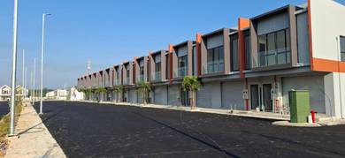 Dengkil New Shop Lot Low Down Payment