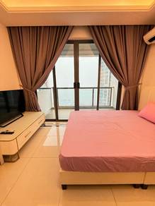 R&F Princess cove / Common room with balcony / JB town / walk to CIQ
