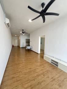 Lakefront Homes Cyberjaya near hospital MMU (2 carpark ready to move)