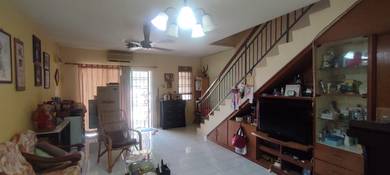 Facing Open Land. Ample Parking Space. Freehold. Well-Kept House.