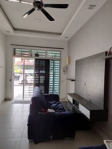 JALAN MERAK BANDAR putra kulai ( untuk disewa )
