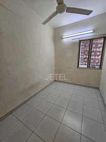 Bandar Botanic, Klang (Akasia Apartment)  Ground Floor Corner For Rent
