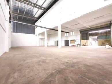 Pandamaran, Port Klang - 1.5 Storey Semi D Factory Warehouse For Rent