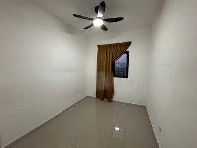 Sky awani 5 partially furnished master room got aircond for rent