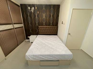 Rooms for rent for female midfield condominium