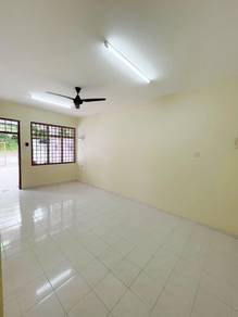 Teres 1 tkt Can full loan Permai Kulai Basic reno 3 rooms