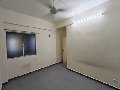 [Kitchen Cabinet] 1 Parking|Clean|Aircond|Goodyear Court 9 Subang USJ
