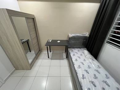Axis Crown,Medium room,Female Unit,5min walk to LRT,Ampang,Pandan jaya
