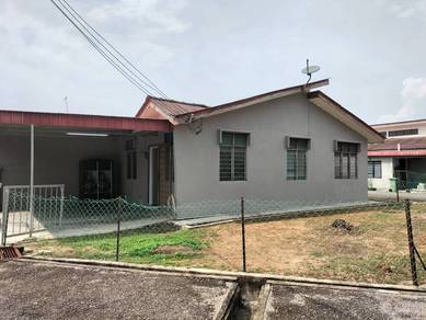 Corner lot Teres Setingkat Taman Serdang Kepala Batas untuk dijual