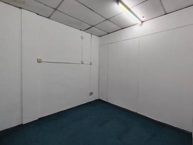 MAIN ROAD Office Tmn Sri Mawar Senawang Seremban 1400sf Semi Fitted
