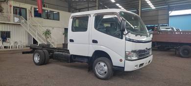 Hino double cab bdm7500 5 seater