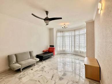 4 AIRCOND Endah Regal F/ FURNISHED Kit Cabinet Fridge Washer WELL KEPT