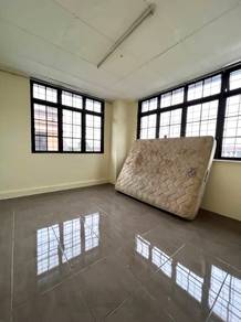 CORNER 3RD FLOOR, Soho Apartmen, MJC