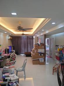 Fully Renovated, Klcc View 3 rooms Freehold Unit