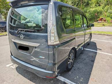 Nissan SERENA 2.0 S-HYBRID HIGHWAY STAR