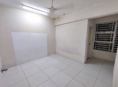 Calisa Residence Rent, 3 Rooms basic unit, Taman Mas Puchong