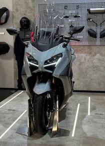 YAMAHA Tmax 560 latest NEW Garmin xadv 750 TMM