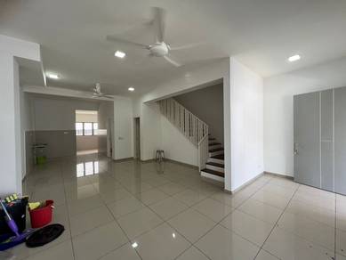3 storey link house for rent at Setia utama, Shah Alam