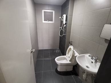 Female unit master room for rent in Kuchai Lama Nsk , Sri Petaling