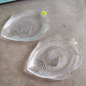 2pc Vintage Clear Pressed Glass Fish Shaped Plates