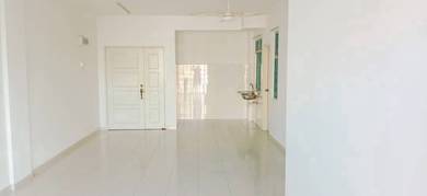 【Jual Murah, 100% Loan Below Mv】 Garden Villa Apartment, 994sf 3r2b,