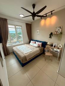 Female Master Bedroom walk to MRT Damansara Damai, Residensi Suasana