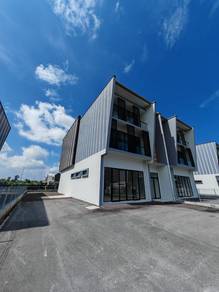 Pine Square 66 Light Industrial Park Showroom For Rent