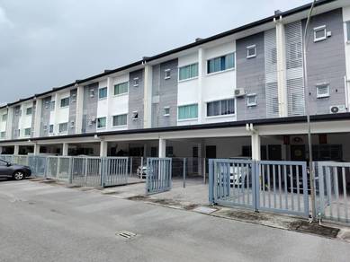 9th Mile Oxford Park Avenue Townhouse Lower Unit For Sale