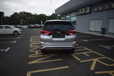 Perodua ARUZ 1.5 AV MUDAH UTK DI MILIKI