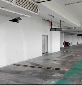 Parking Lot dekat dengan lift