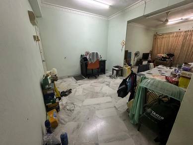 (Kitchen table top ,Fully tiles flooring ,Balcony) Taman pusat kepong